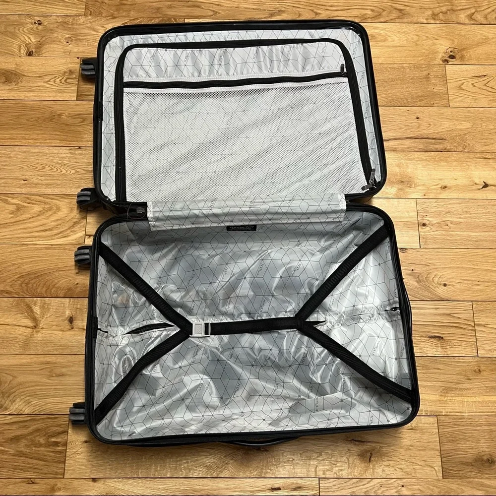 Travlers Club medium size luggage bag travel 25”